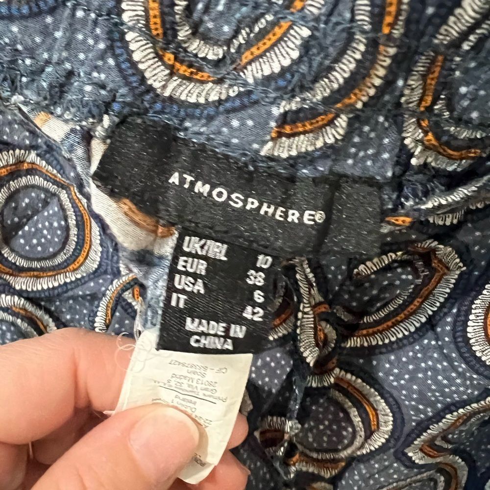 Atmosphere Shorts Size 6 - Picture 2 of 4